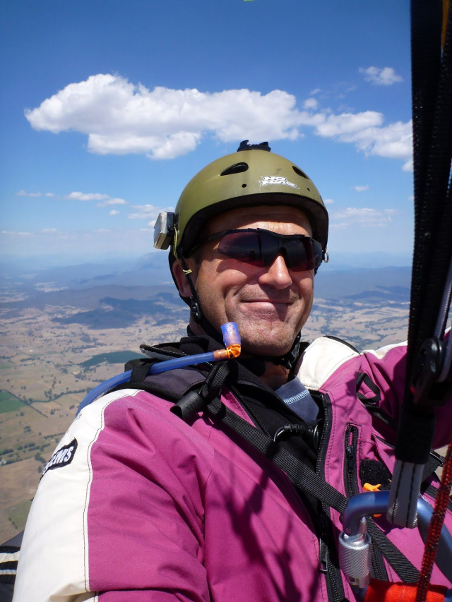 Simon Allen Paragliding