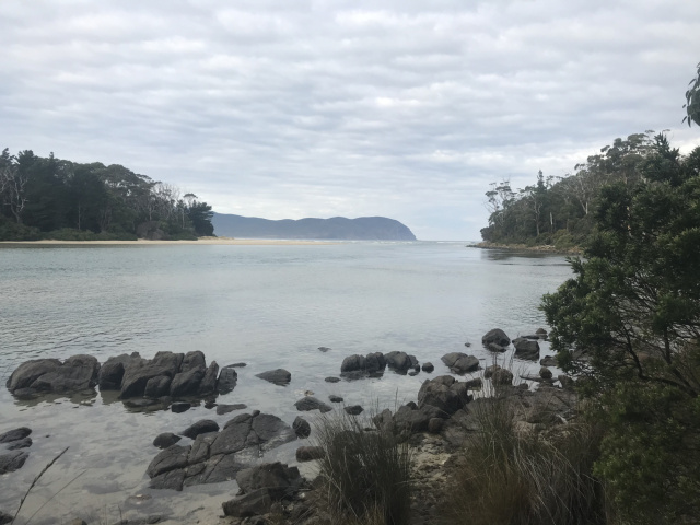 Cloudy Bay Lagoon to East Cloudy Head