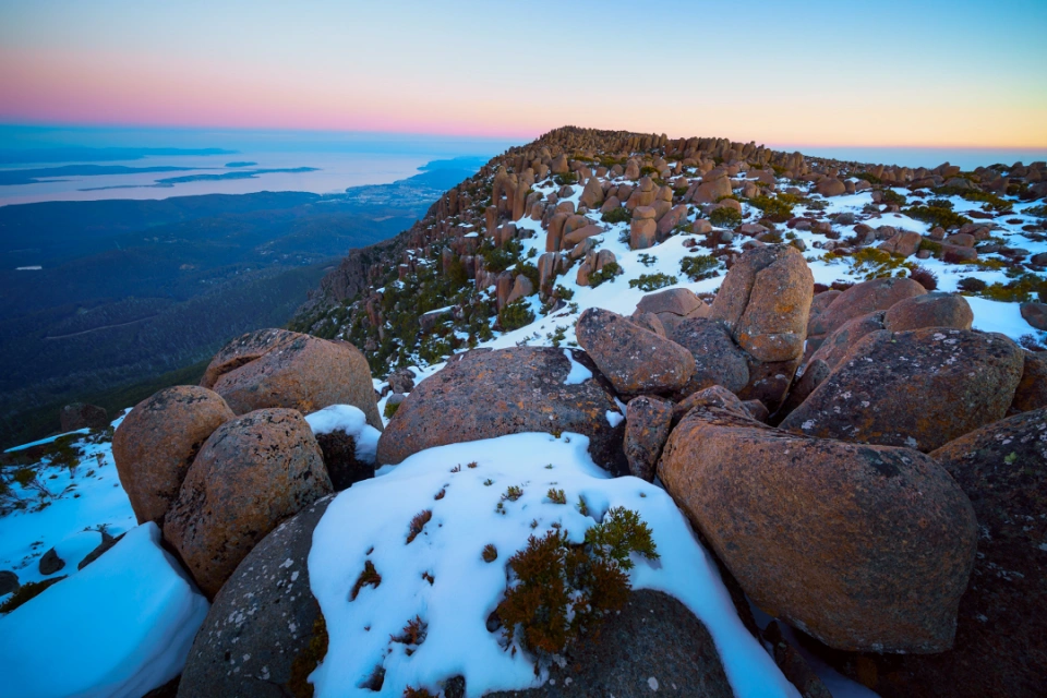 Kunanyi snow02 Luke Tscharke