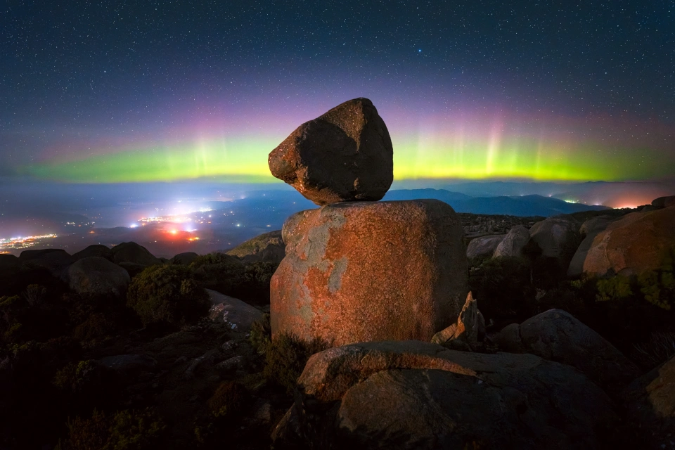 Kunanyi southern lights aurora australis Luke Tscharke