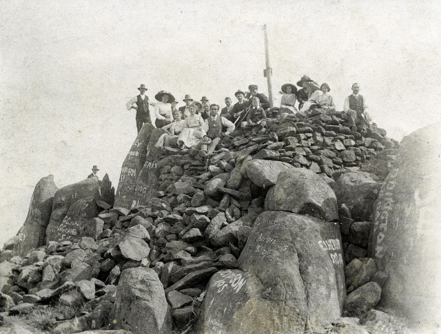 Pinnacle 59 B postcard Grist Colln