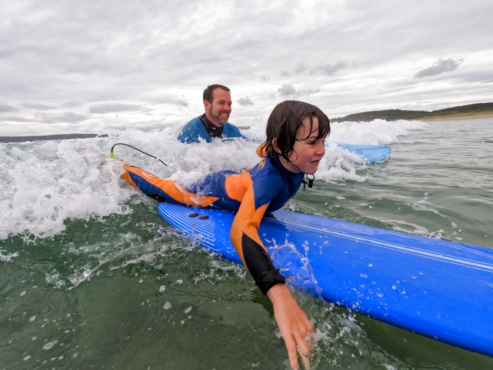 Supergroms learning to surf